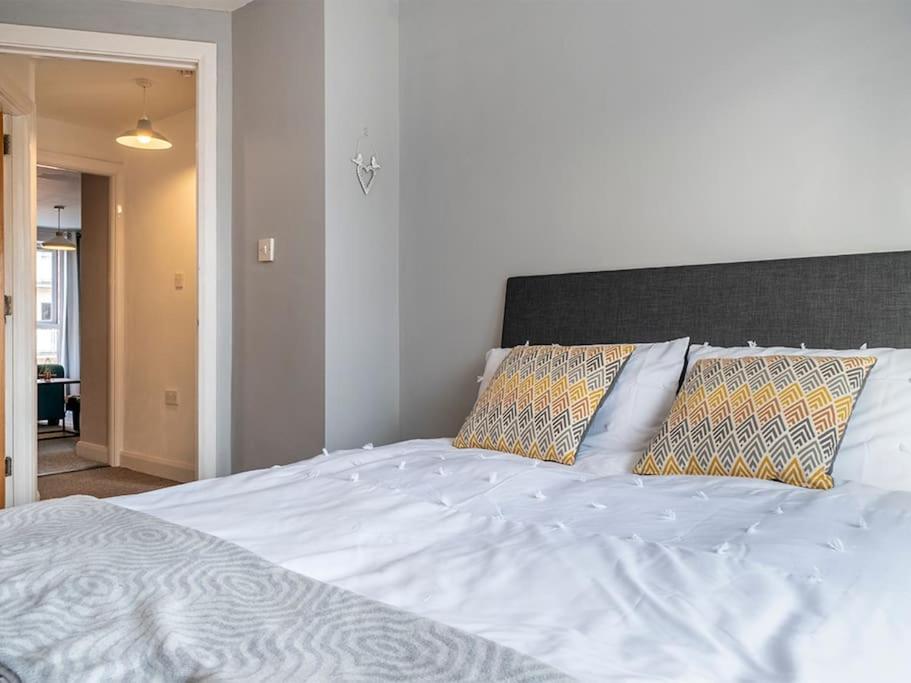 Lovely 2 Bedroom Apt At Ormeau Park W/ Free Parking Белфаст Екстер'єр фото