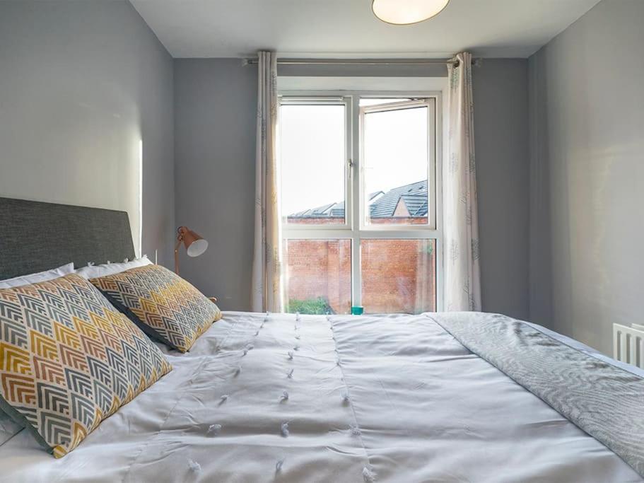 Lovely 2 Bedroom Apt At Ormeau Park W/ Free Parking Белфаст Екстер'єр фото